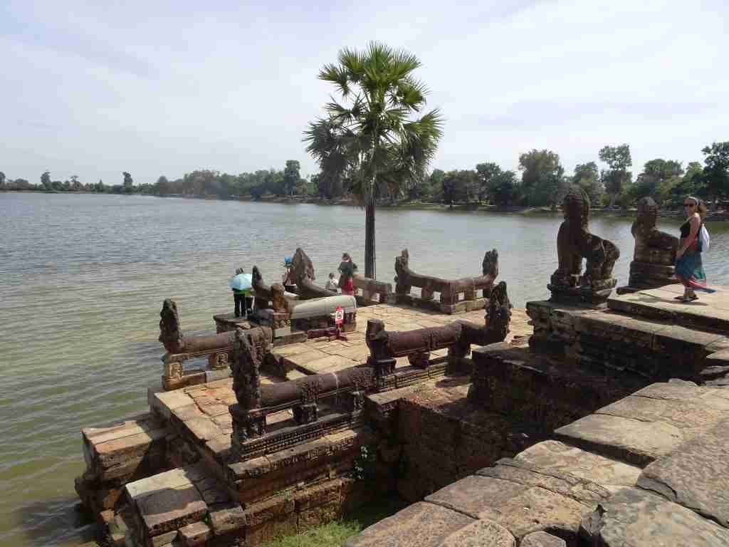 solo travel in Cambodia Sra Srang