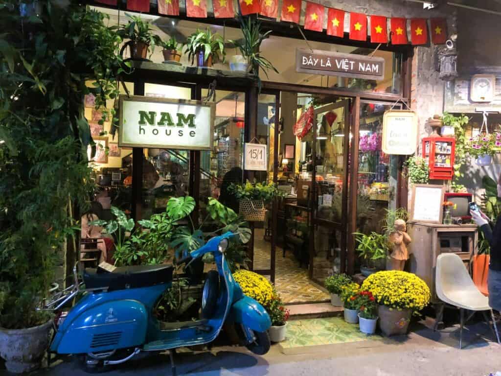 Da Nang vs Hoi An. Both have cool cafes