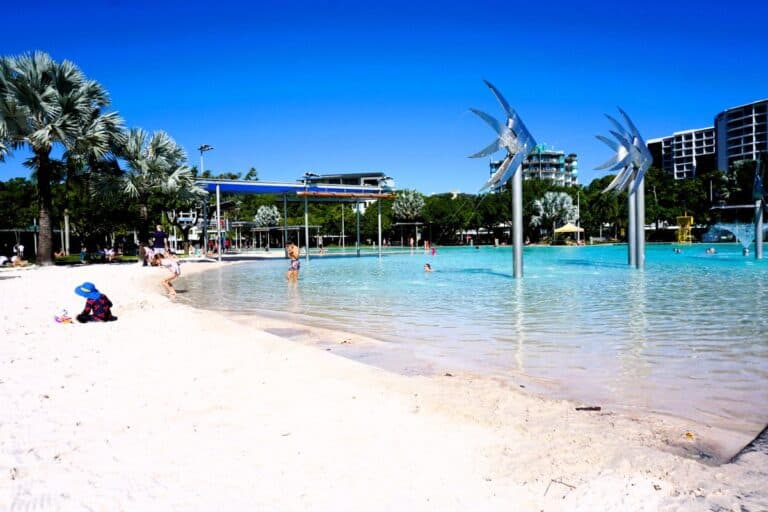 Cairns Esplanade pool, the best area to stay in Cairns